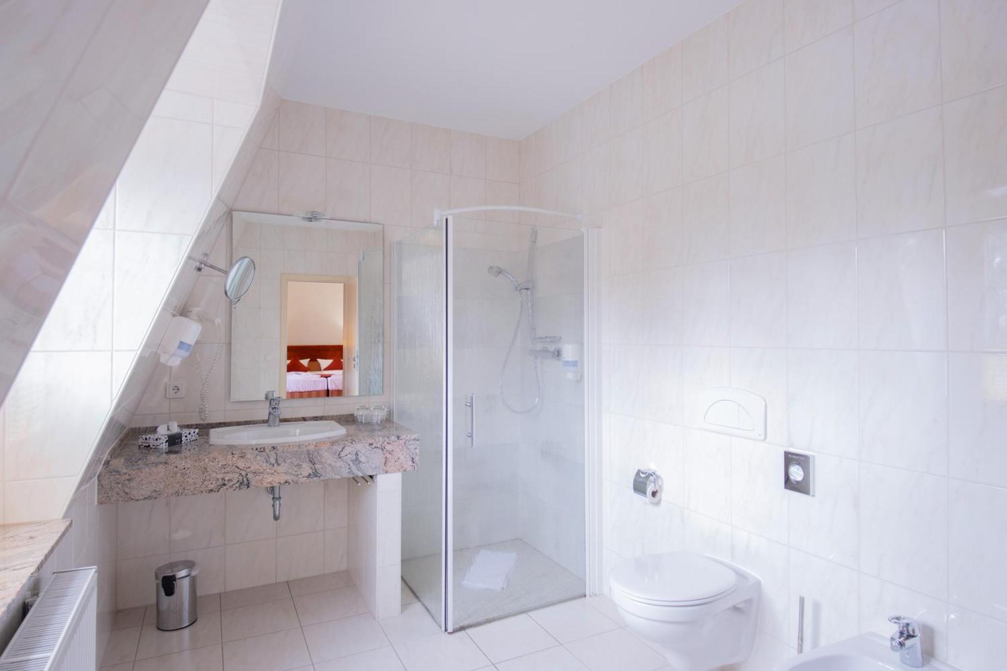 Seehotel Grossraeschen Habitación foto